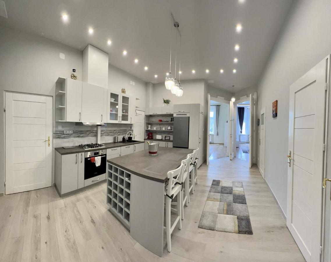 Krisztina Apartments بودابست المظهر الخارجي الصورة